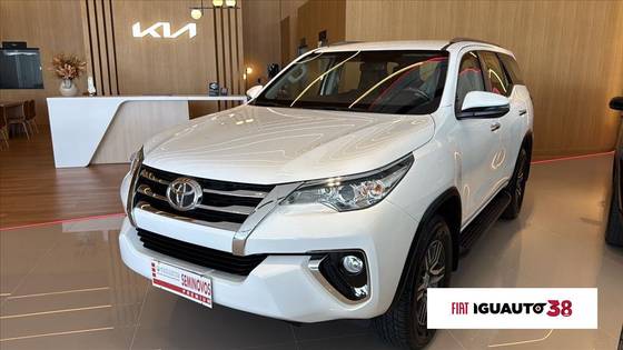 TOYOTA HILUX SW4 2.7 SRV 7 LUGARES 4X2 16V FLEX 4P AUTOMÁTICO TOYOTA HILUX SW4 2.7 SRV 7 LUGARES 4X2 16V FLEX 4P AUTOMÁTICO